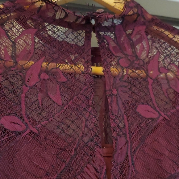 Frnch lace blouse - Picture 7 of 12